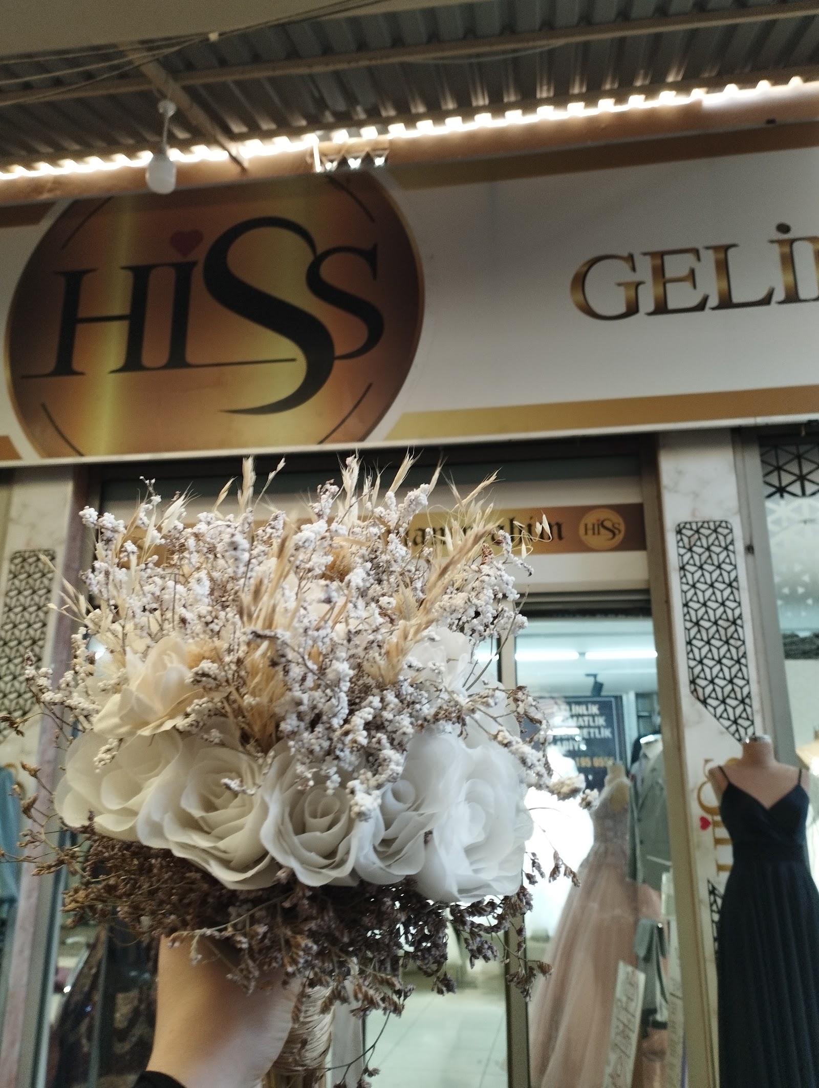 Hiss Gelinlik kır düğünü mekanı — Efeler