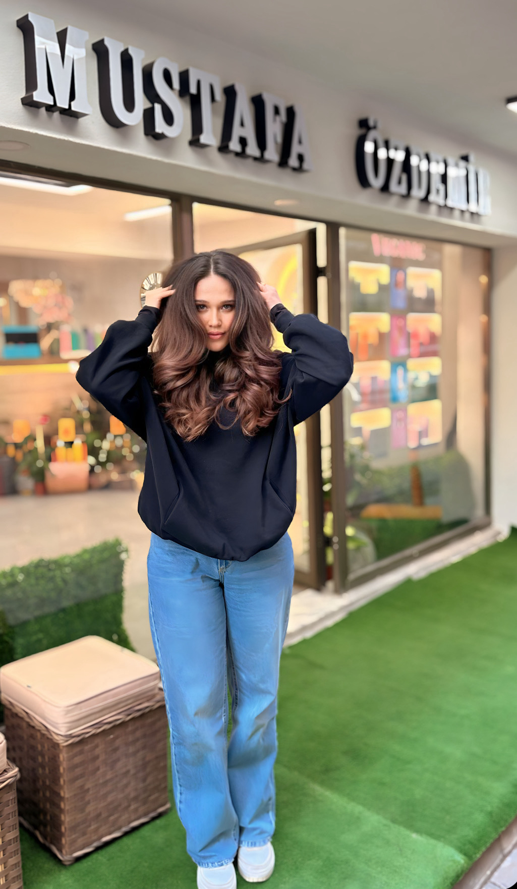 MUSTAFA & NİGAR ÖZDEMİR HAİR MAKE-up STUDİO