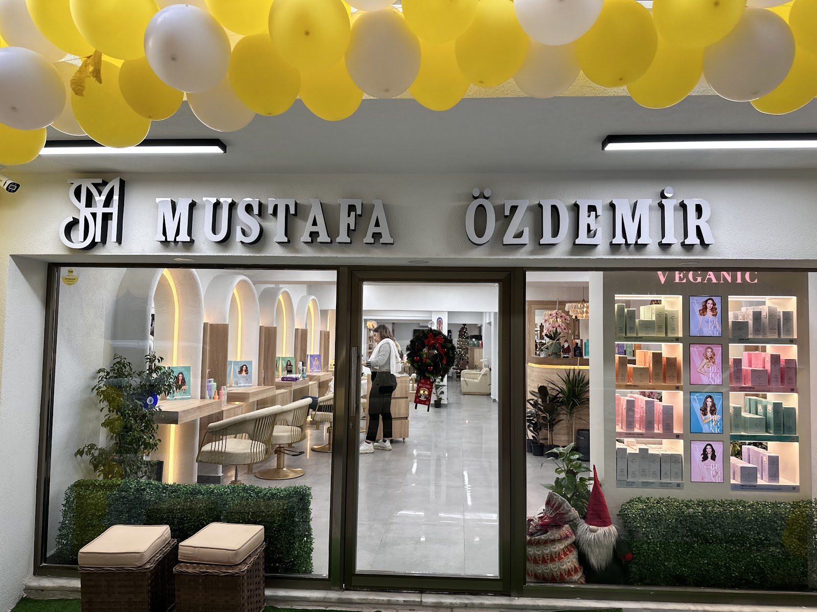 MUSTAFA & NİGAR ÖZDEMİR HAİR MAKE-up STUDİO