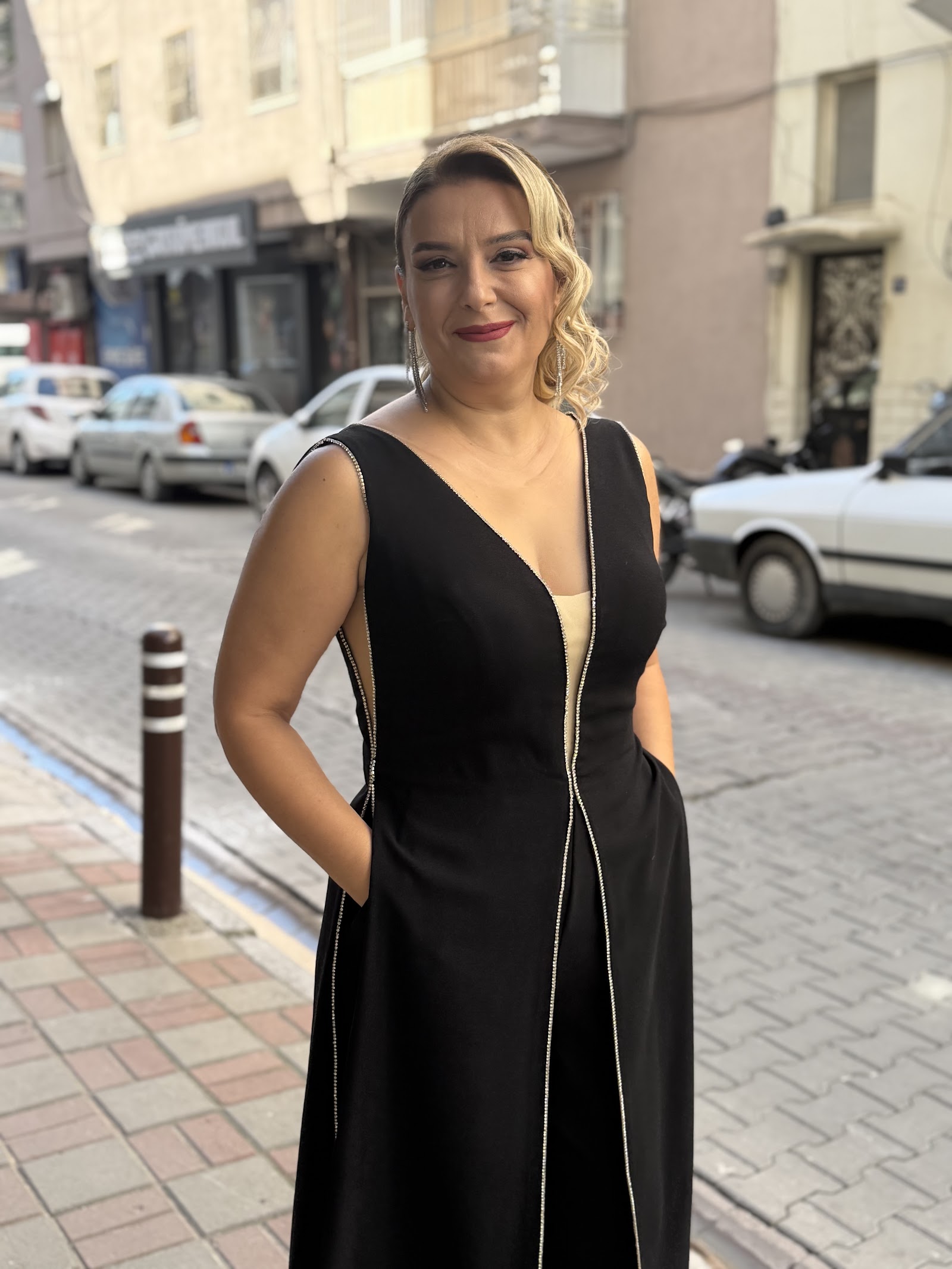 OZAN AKÇIL HAIR MAKE-UP STUDİO