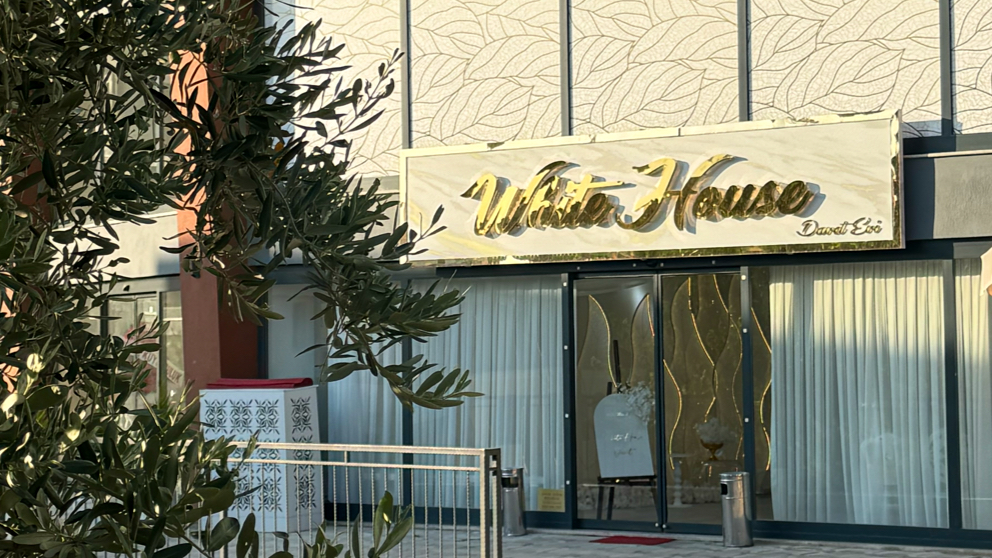 White House Davet Evi Ve Organizasyon kır düğünü mekanı — Efeler